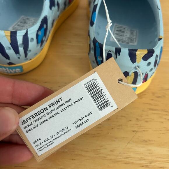 Native Jefferson Slip on Shoes - Animal Print - NEW - Size 6c - Water Shoes - Picture 5 of 5
